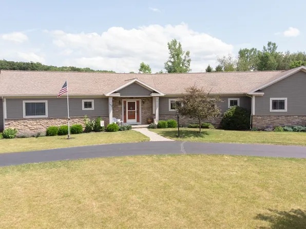 140 Kensington Ct, Livonia, NY 14487