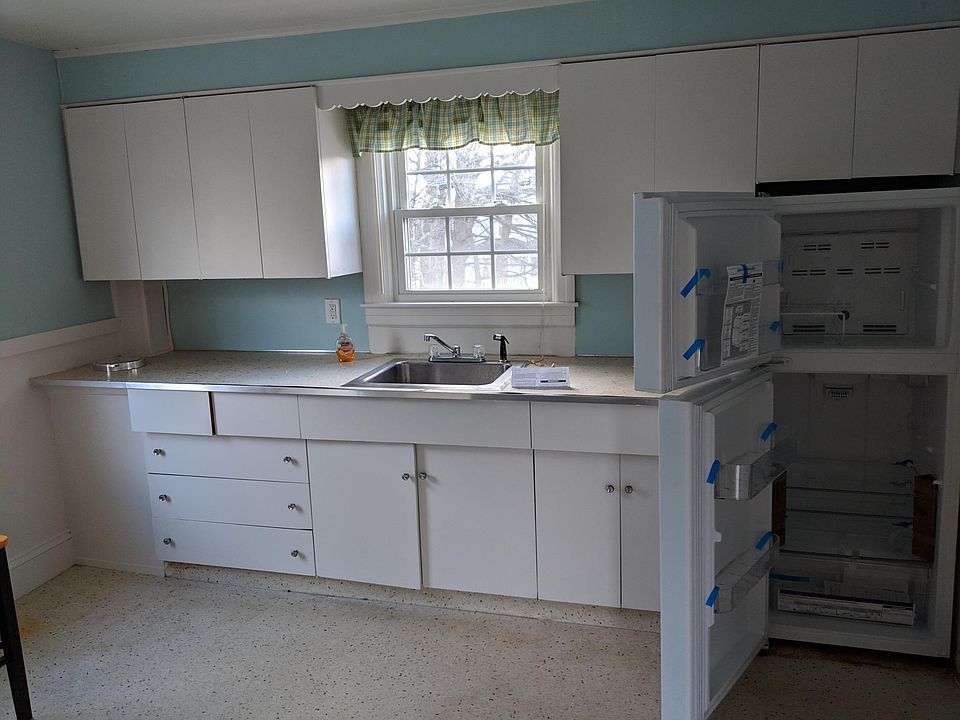 1st image of 44 Babcock St Floor 2