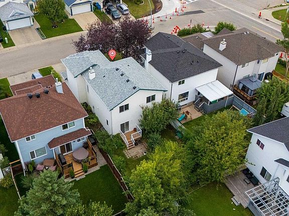 2nd image of 15 S Hidden Ranch Cres NW