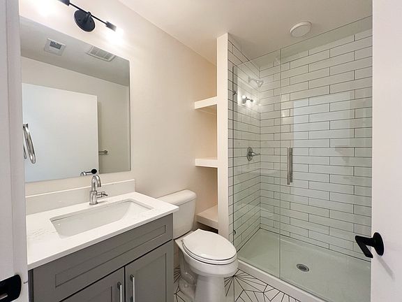 5th image of 1400 Clay St #301
