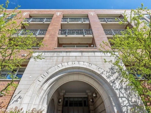 1350 W Fullerton Ave APT 302, Chicago, IL 60614
