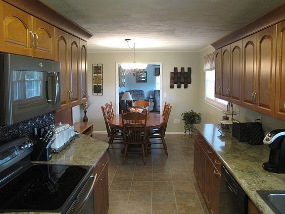 4th image of 235 Brock Ave