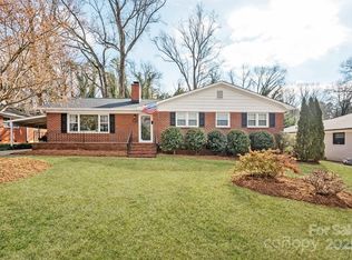 5435 Farmbrook Dr, Charlotte, NC 28210