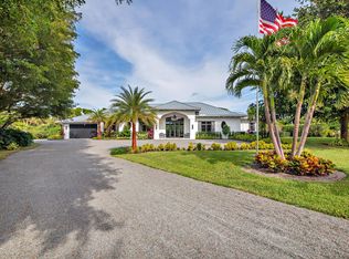 19 Country Rd S, Golf, FL 33436