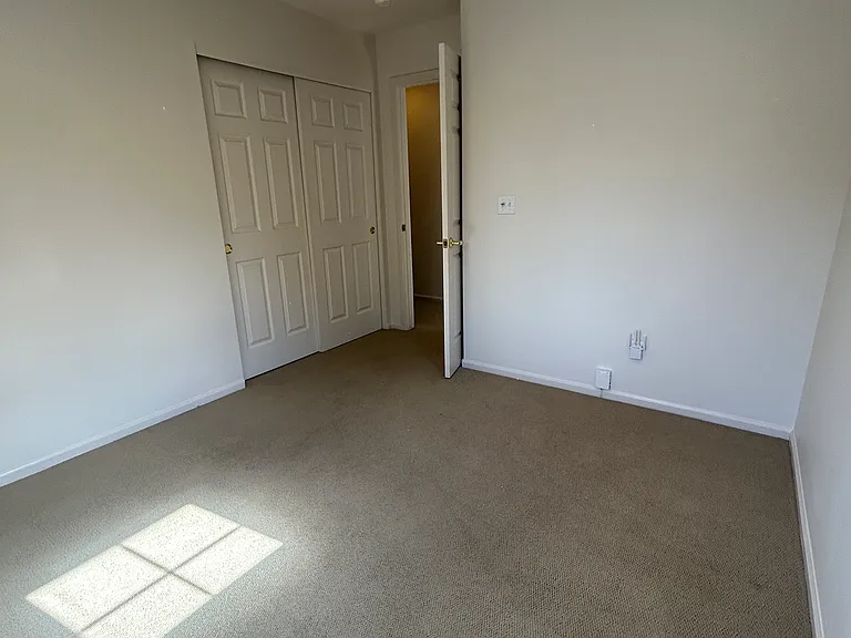 1325 N Ford St — Photo 35