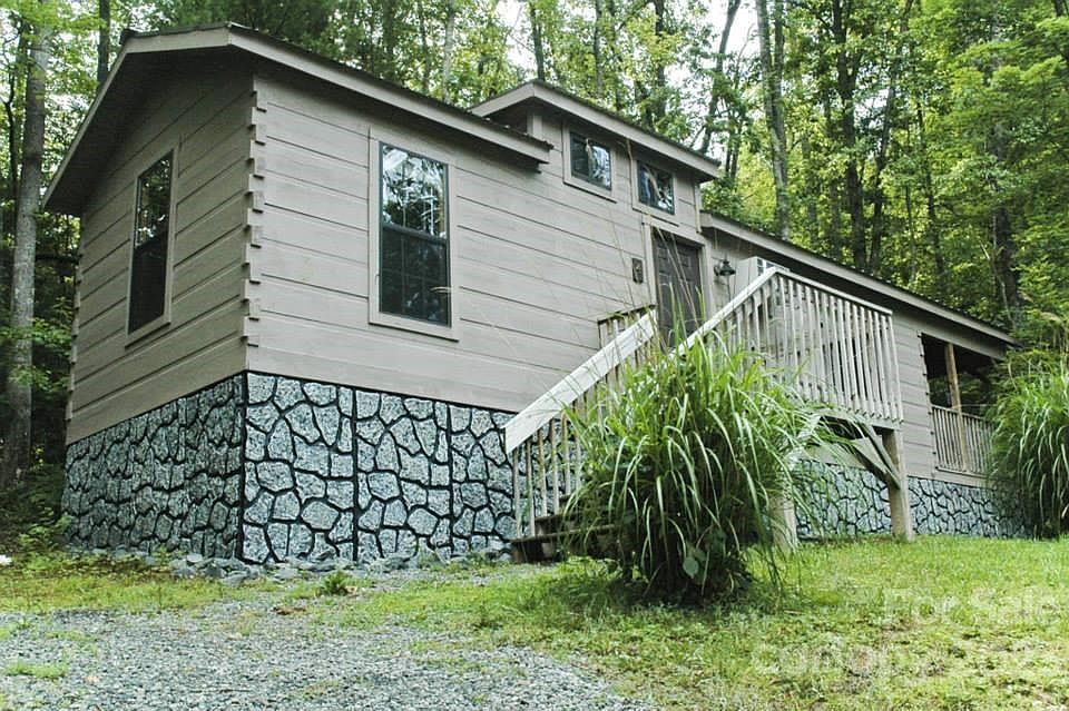 1st image of 31 Cabin Row