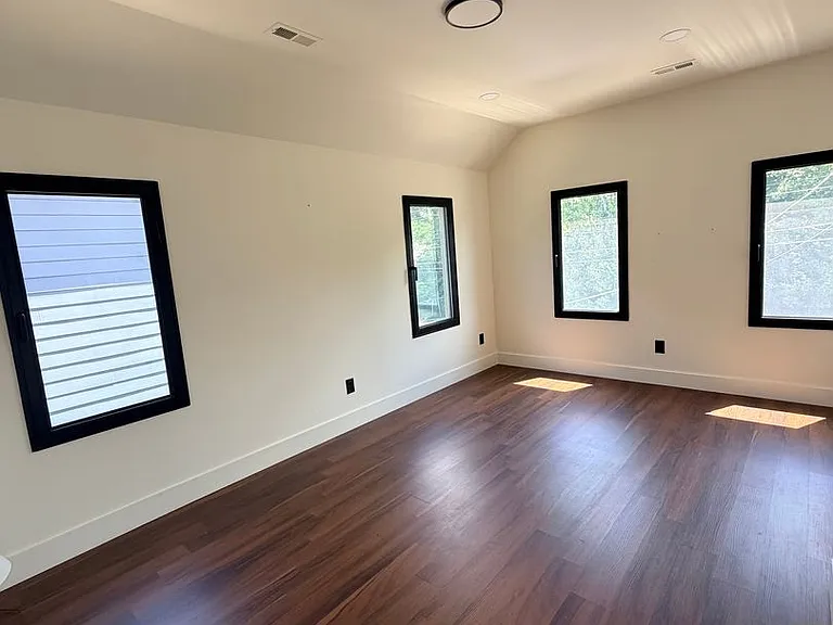 3535 Oswald St — Photo 13