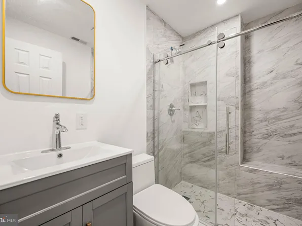 2103 S Daggett St, Philadelphia, PA 19142