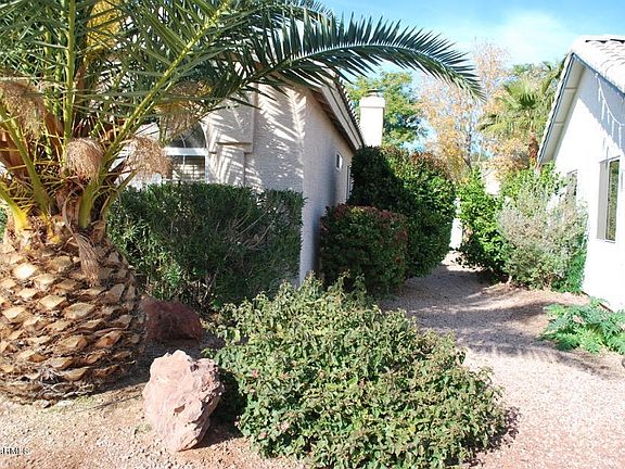3rd image of 1532 W Pacific Dr
