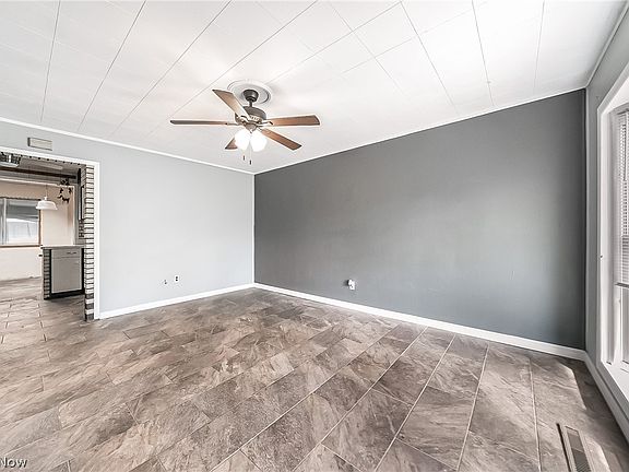 5th image of 38263 Laura Dr
