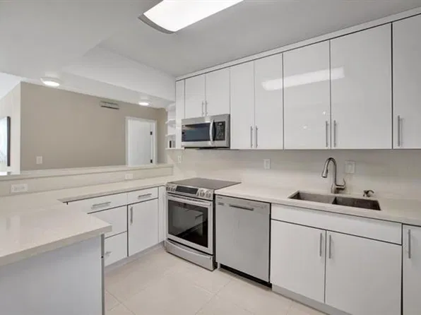 3701 N Country Club Dr #Cu-907, Miami, FL 33180