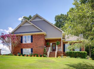 671 Oak Dr E, Trussville, AL 35173