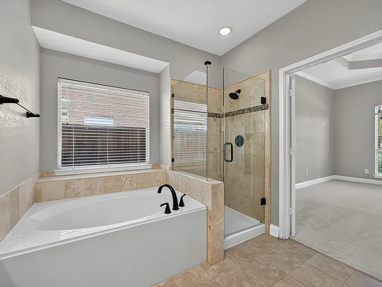 11613 Alexandria Dr — Photo 15