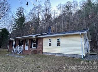 288 Henderson Dr, Hot Springs, NC 28743