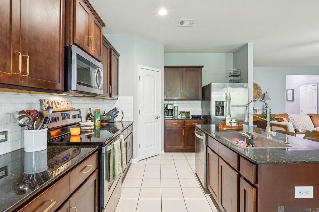10564 Braves Ave, Denham Springs, LA - More