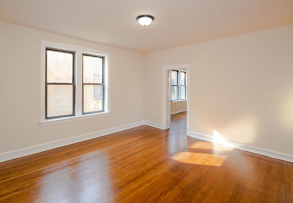 1st image of 1028 E Hyde Park Blvd APT 1N