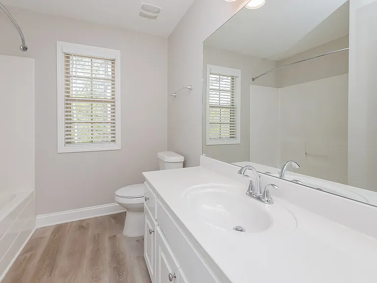 184 Greenview Dr — Photo 16