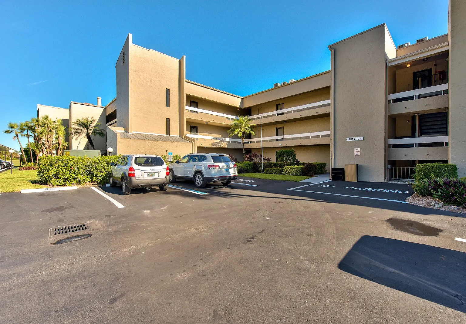 2 bed, 2.0 bath, 1000 sqft, $1,800 — Photo 1
