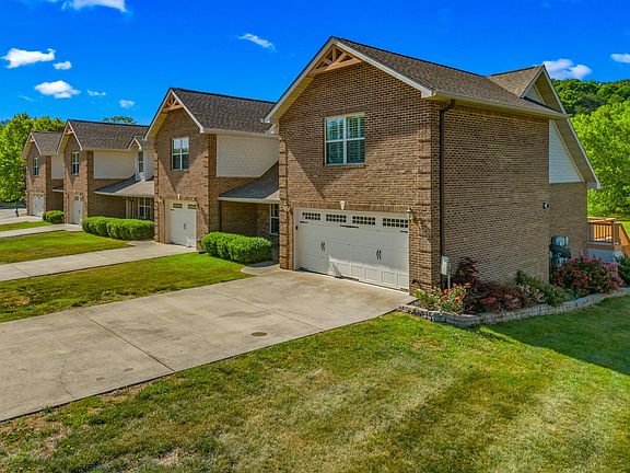 5th image of 3007 Villas Creekside Dr