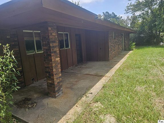 4th image of 207 Western Ave
