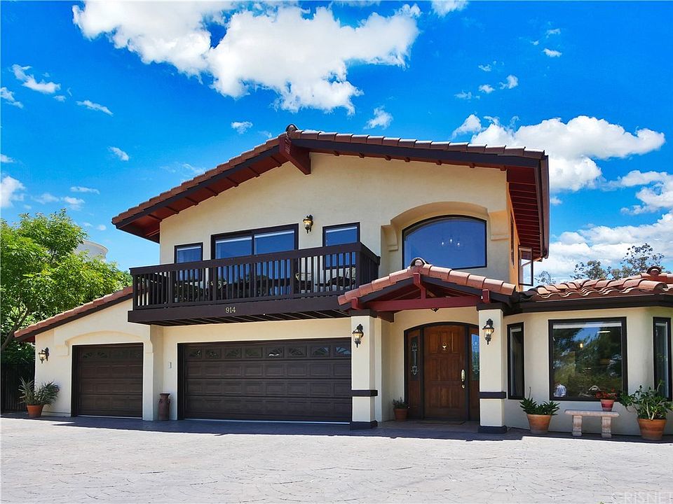 1st image of 914 Rosario Dr
