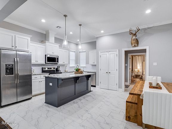 4th image of 311 Adry Ln