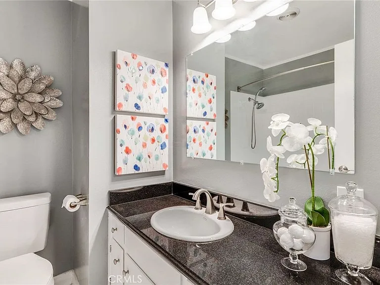 623 E Matchwood Pl — Photo 18