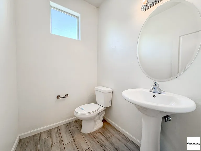 1741 W Pollack St — Photo 13