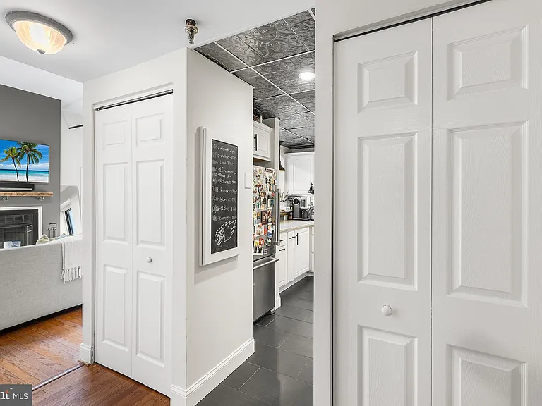 205 N 4th St #11-F5 — Photo 12