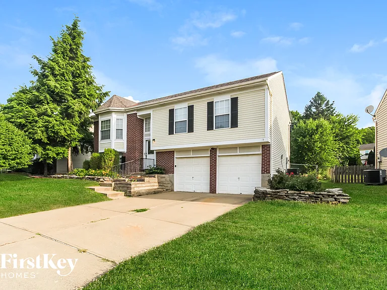 7386 Sterling Springs Way — Photo 2
