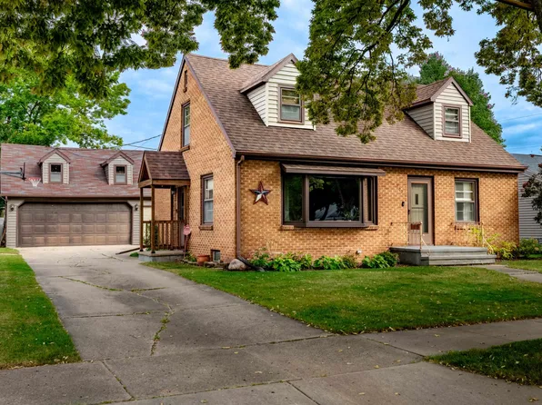 722 Kuborn Ave, Kimberly, WI 54136