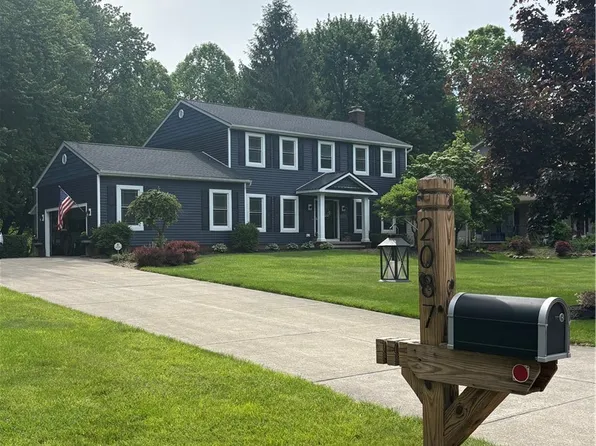 2087 Chimney Ridge Dr, Madison, OH 44057