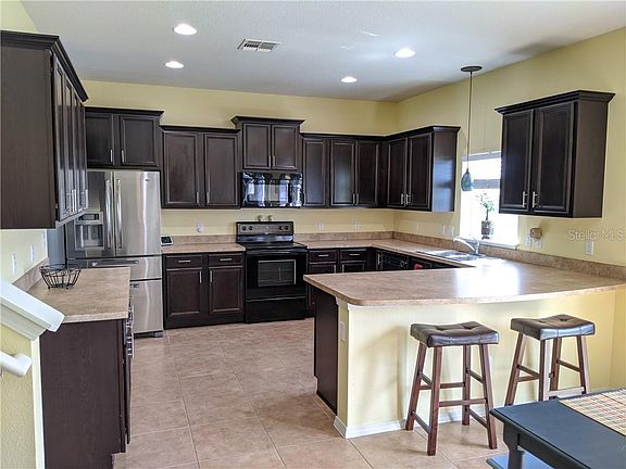 2nd image of 3073 Santa Maria Ave