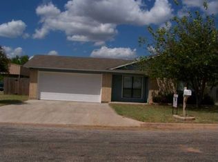 1200 Switzer St, Bangs, TX 76823