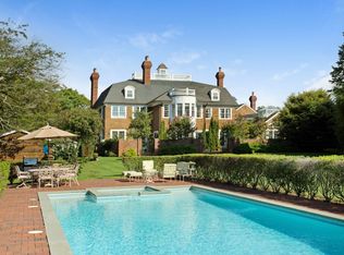 88 Meadowfarm Rd, East Islip, NY 11730