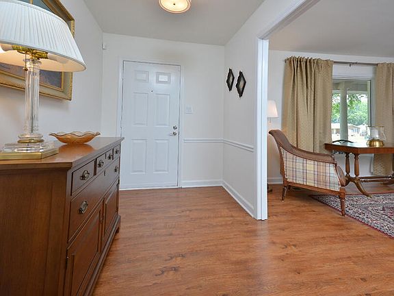 4th image of 313 Andover Rd