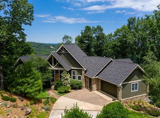 101 Roxworth Ct, Flat Rock, NC 28731