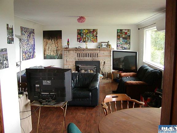 3rd image of 3227 S Regent St