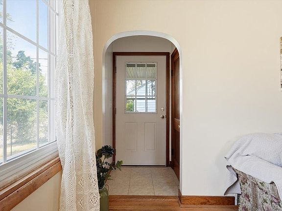 4th image of 51 Cayuga Court