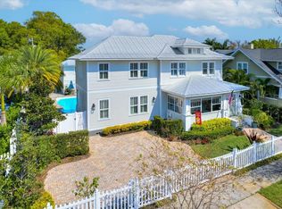 235 10th Ave NE, Saint Petersburg, FL 33701