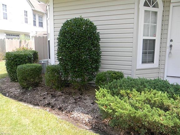 2nd image of 1210 Daylily Dr