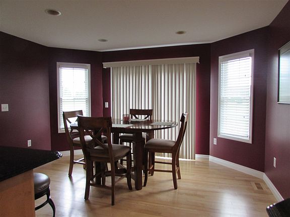 5th image of 9170 Woodridge Dr