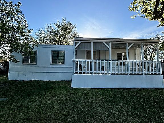 4th image of 19964 Riverside Ave Space 115