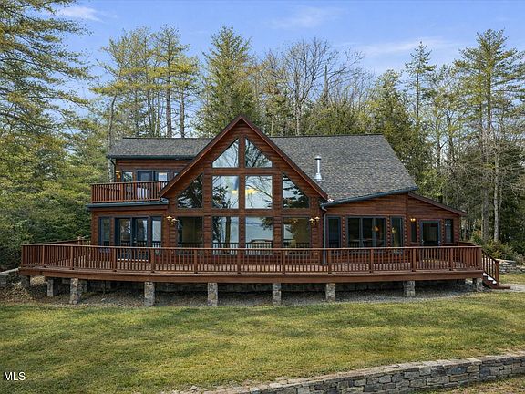 2nd image of 7 Horicon Birches Road