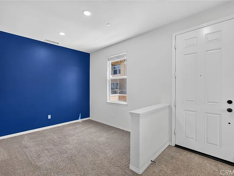 1654 Heywood St — Photo 11