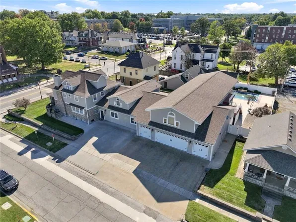 309 S Holden St, Warrensburg, MO 64093