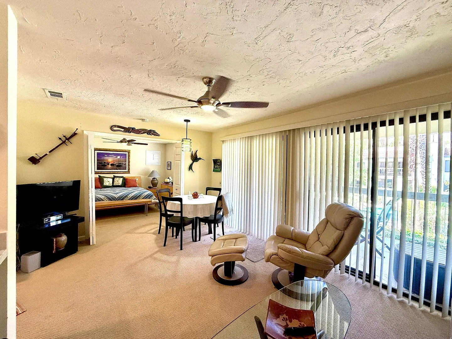 Riviera Gardens, Seasonal, Furnished — Photo 2