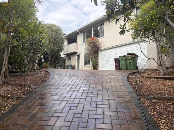 33 Buckeye Ave, Oakland, CA 94618