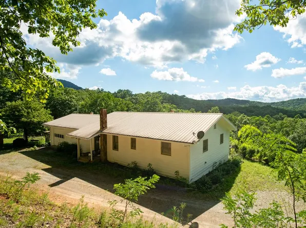 588 Pinetree Rd, Blue Ridge, GA 30513