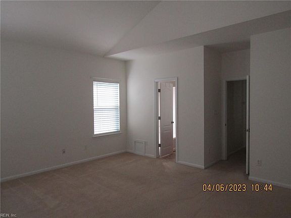 3rd image of 3010 Stone Creek Dr